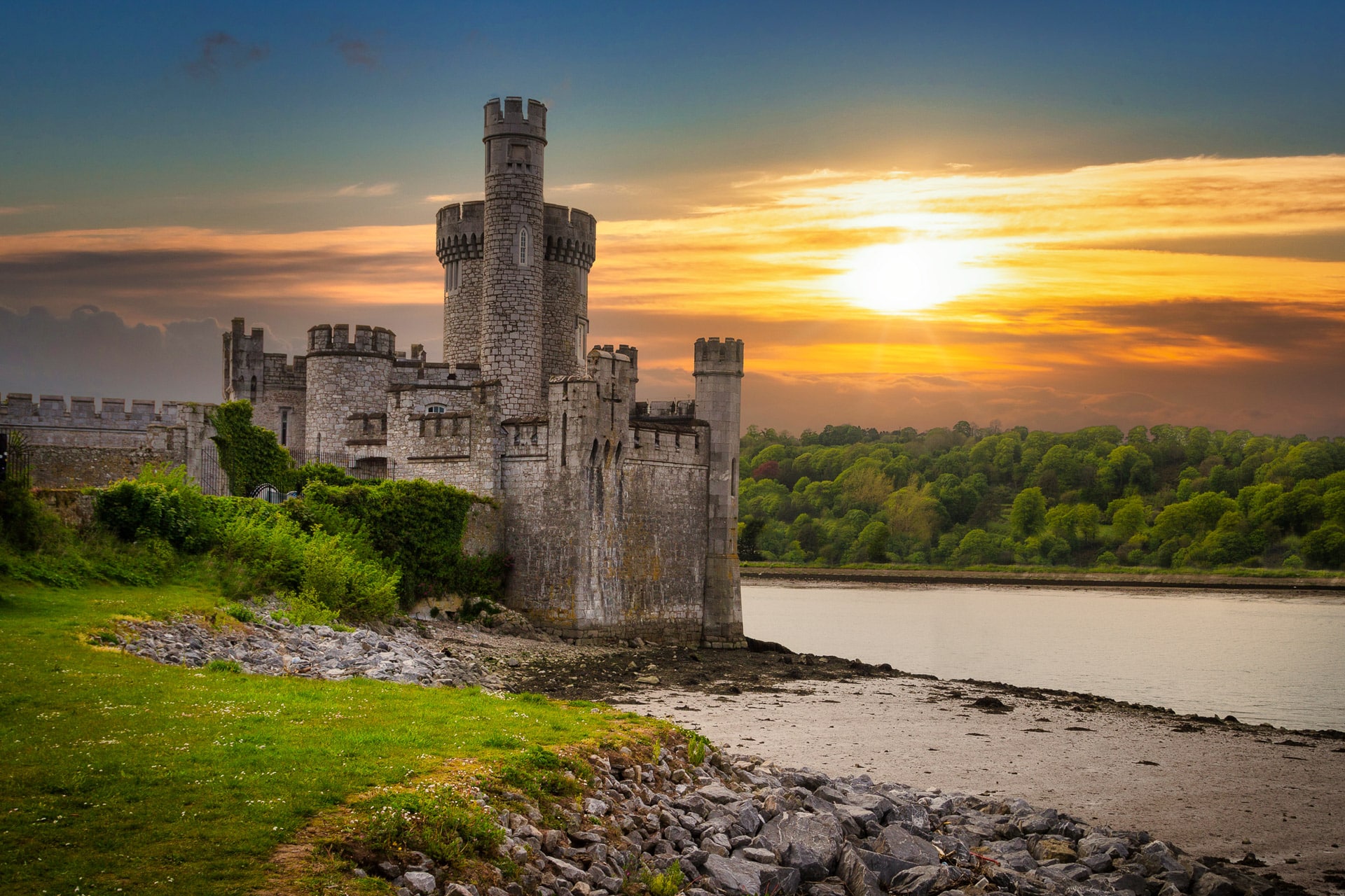 Blackrock,Castle,And,Observarory,In,Cork,At,Sunset,,Ireland