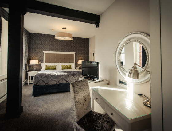 Hotel Isaacs Cork Deluxe Room with original features